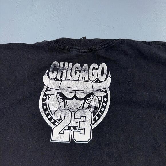 VTG 90s Chicago Bulls 23 Spellout Skyline T Shirt Pro Tag 3XL Jordan USA NBA - Picture 8 of 11